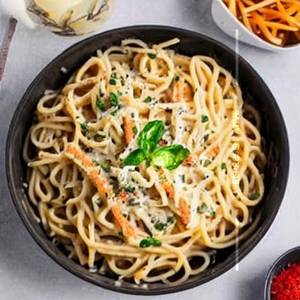 White sauce spaghetti pasta