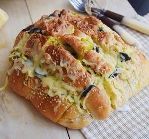 Paneer Cheese Peri-Peri Pulla Part Bun
