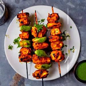 Chicken Garlic Tikka Rol