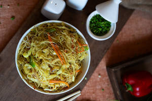 Veg Singaporean Rice-noodles