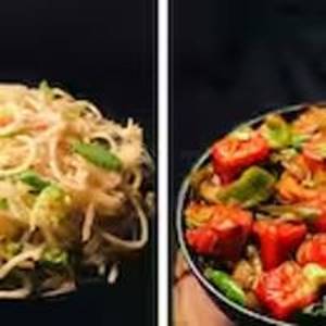 Veg Hakka Noodles With Chilli Paneer