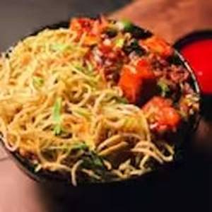 Chilli Paneer And Noodles Combo Bowl