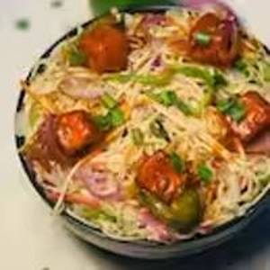 Dry Chilli Paneer Topped Hakka Noodles