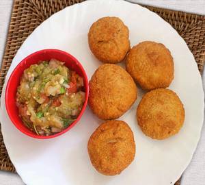 02 Fried Bati, Chokha With Pickle