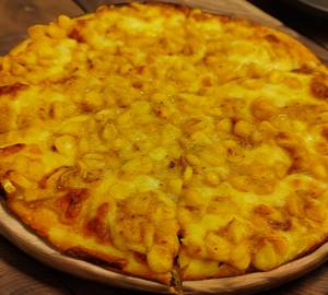 Medium Golden Corn Pizza