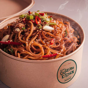 Chilli Garlic Noodles (Veg)