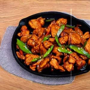 Stir Fried Diced Chicken 