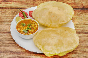 Chole Bhature 2pc
