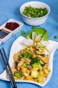 Stir Fried Chicken with Chinese Vegetables