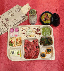 Gujarati Thali (garvi Gujarat)
