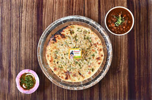 Amritsari Aloo Kulcha With Chole