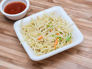 Veg. Hakka Noodles 