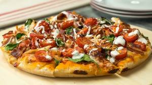 Spicy chicken pizza