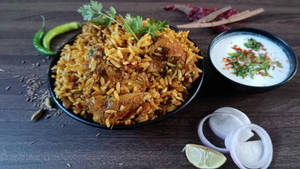 Chicken Pulov With Raita