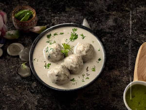Malai Kofta White Gravy(300ml) With 2 Butter Roti