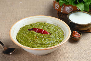 Palak Khichdi, Pickle & Curd Bowl