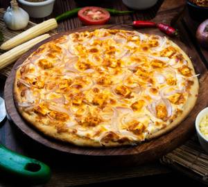 Onion And Paneer Pizza (7 Inches)