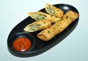 Chicken Momo Spring Roll