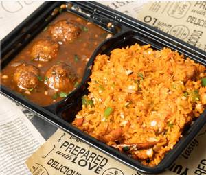 Veg Fried Rice With Veg Manchurian