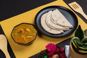 Aloo Mutter & 3 Roti Combo