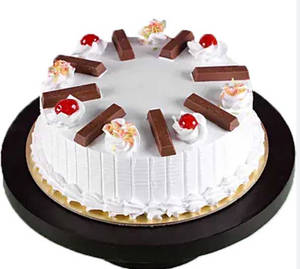 Kitkat Vanilla Cake