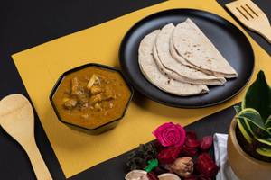 Mushroom Masala & 3 Roti