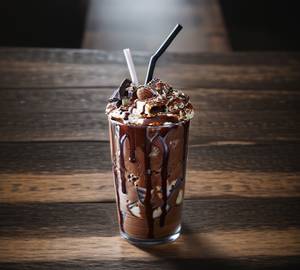 Crunchy chocolate shake