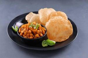 Channa +4Poori