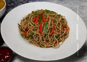 Veg hakka noodles