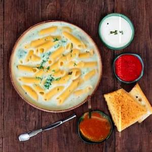 Penne in Cheese Sauce 