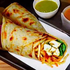 Cheese Paneer Noodles Frankie