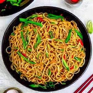 Egg Hakka Noodles