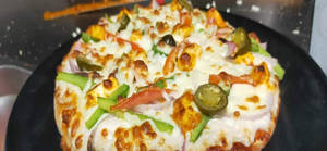 Spicy Paneer Pizza
