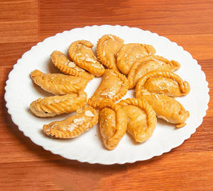 Mava Gujiya