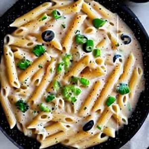 White Sauce Chicken Pasta    