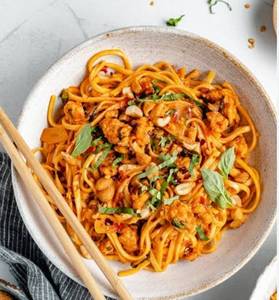 Chilli Garlic Noodles Chicken