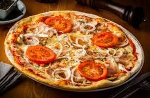 Onion and sweet corn pizza