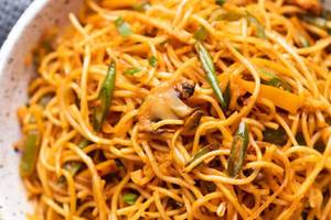 Veg Chilli Garlic Noodles