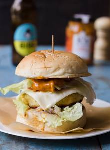 Paneer Makhni Burger 