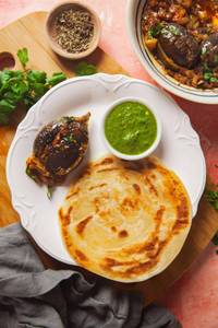 Baingan Bharta + 1 Plain Butter Paratha + 2 Paneer Butter Naan                                                                    