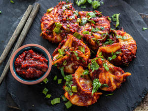 Chilli Garlic Momo Paneer