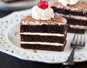 Eggless Black Forest Pastry (4 Pcs)                                                                                                      