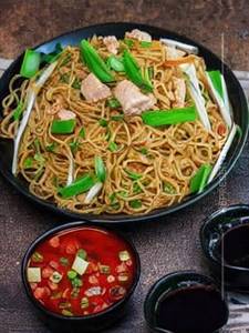 Chicken hakka noodles