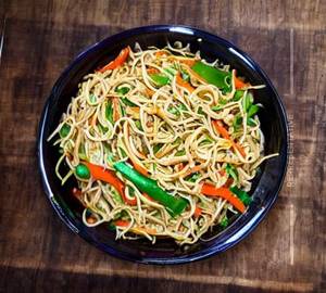 Veg hakka noodles
