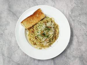 SPAGHETTI AGLIO OLIO AL Pacin0