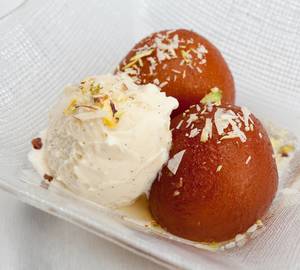 Gulab jamun with ice cream