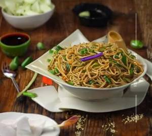 Veg Hakka Noodles