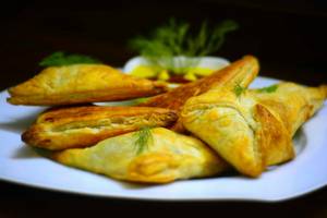 Butter and cheese aloo patties