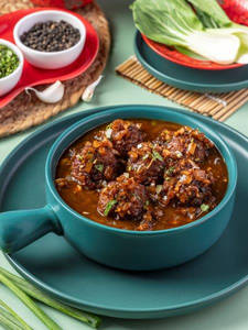 Veg Manchurian Gravy - 6 Pcs (Serves 2)