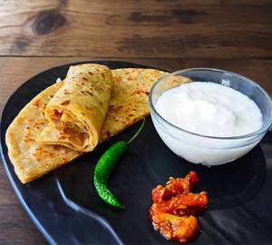 Aloo Paratha+curd